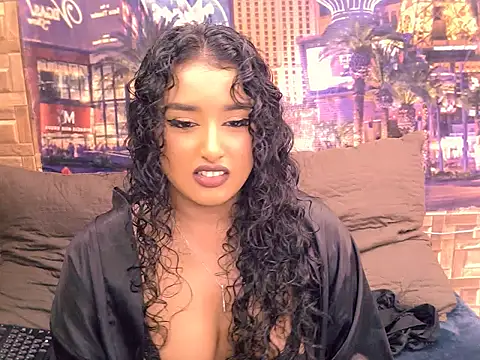 Snapshot of IndianAngel4u chatting on July 14, 10:27 pm IndianAngel4u online show from July 14, 10:27 pm