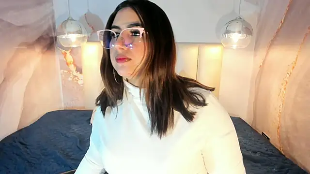 sabrinamilani online show from April 17, 7:38 pm