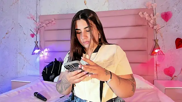 sabrinamilani online show from March 15, 3:13 am