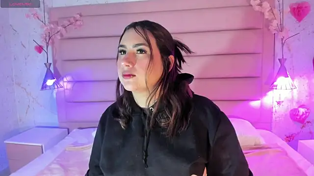 sabrinamilani online show from April 17, 4:48 am