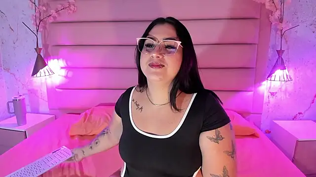 sabrinamilani online show from January 19, 3:21 am