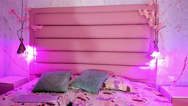 sabrinamilani online show from November 10, 3:44 am