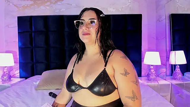 sabrinamilani online show from September 30, 3:56 am