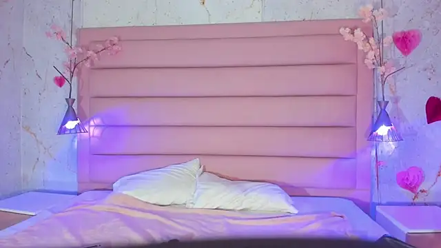 sabrinamilani online show from April 7, 3:19 am