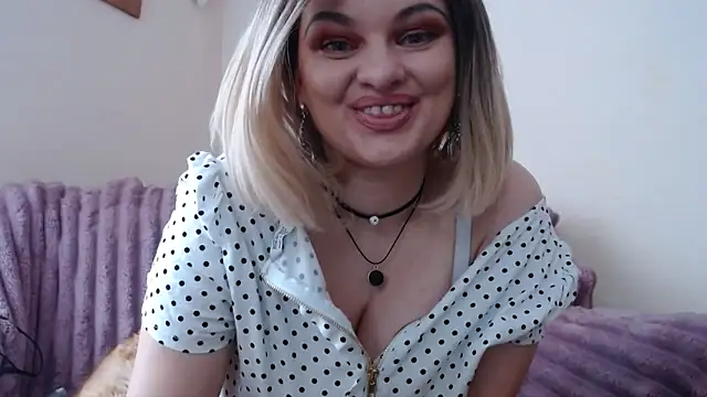 Snapshot of YourSweetJam chatting on February 6, 10:33 am YourSweetJam online show from February 6, 10:33 am