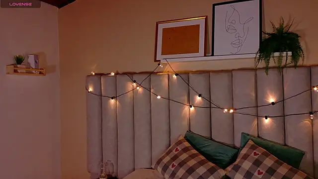 alaia-rogers online show from November 14, 11:36 am