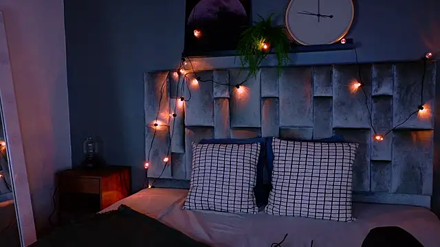 alaia-rogers online show from October 25, 11:42 am