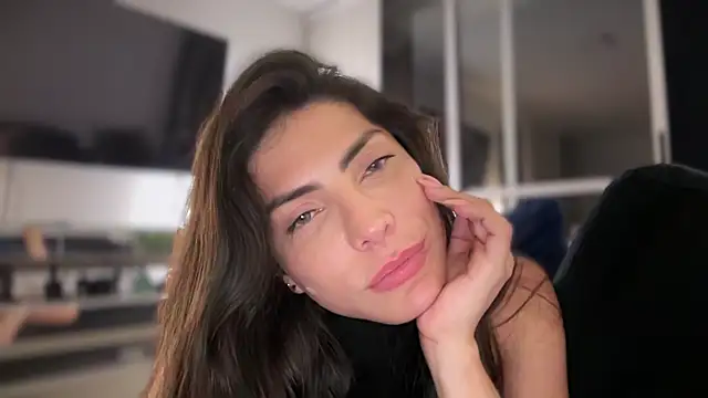 angelturned001 online show from October 10, 9:10 am