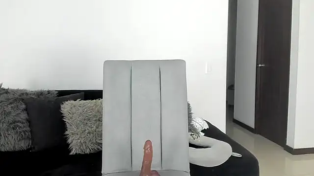 angelturned001 online show from March 9, 12:00 am