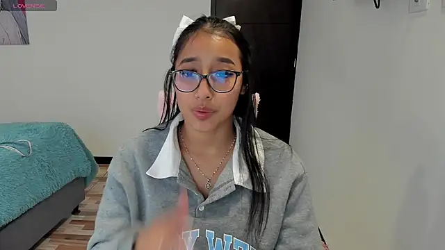 Snapshot of isa_bellaa0 chatting on February 18, 2:16 am isa bellaa0 online show from February 18, 2:16 am