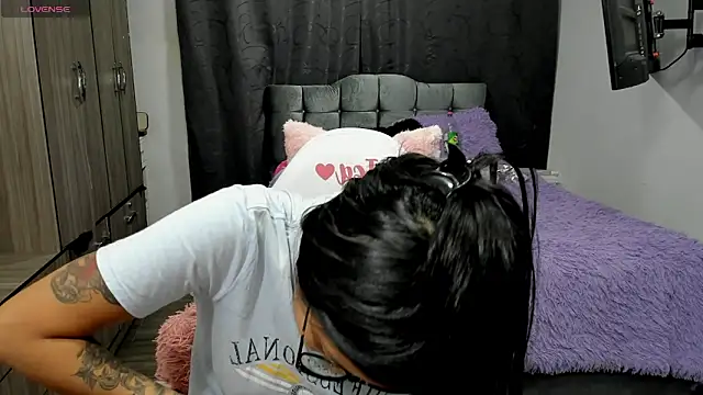 Snapshot of isa_bellaa0 chatting on December 6, 2:18 am isa bellaa0 online show from December 6, 2:18 am