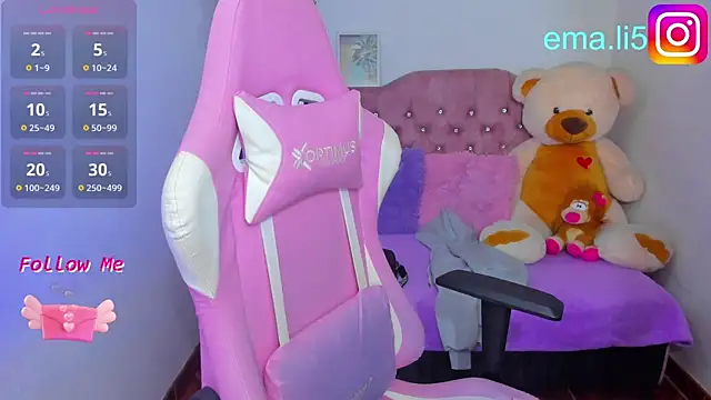 Snapshot of ema_tayy chatting on June 6, 9:42 pm ema tayy online show from June 6, 9:42 pm