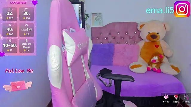 Snapshot of ema_tayy chatting on June 3, 10:03 pm ema tayy online show from June 3, 10:03 pm