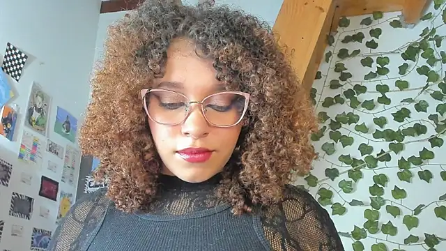 Snapshot of Ada_gales_ chatting on December 5, 2:58 am Ada gales  online show from December 5, 2:58 am