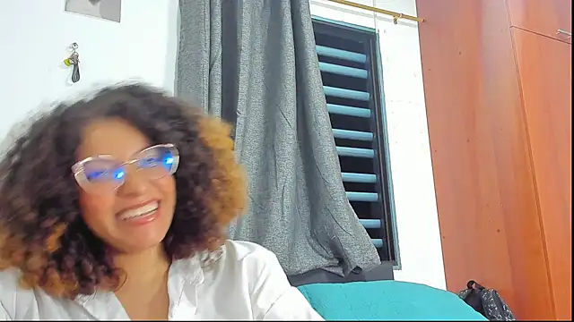 Snapshot of Ada_gales_ chatting on October 30, 3:49 am Ada gales  online show from October 30, 3:49 am