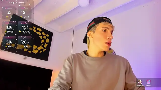 Snapshot of Angel_Snowhotxxx chatting on March 13, 4:38 am Angel Snowhotxxx online show from March 13, 4:38 am