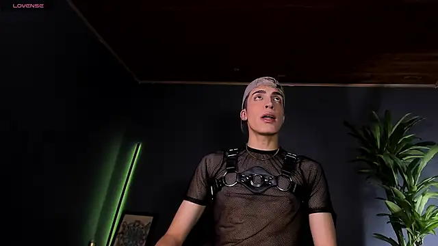 Snapshot of Angel_Snowhotxxx chatting on November 28, 11:16 pm Angel Snowhotxxx online show from November 28, 11:16 pm