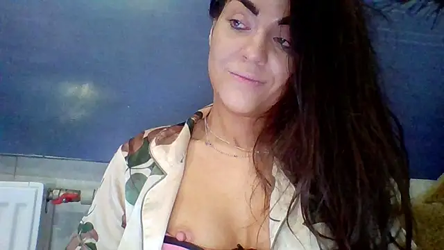 Snapshot of AliceTailor chatting on July 5, 5:47 am AliceTailor online show from July 5, 5:47 am