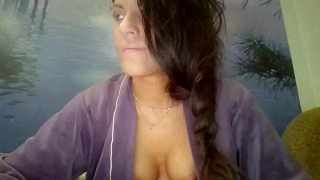Snapshot of AliceTailor chatting on July 7, 8:45 pm AliceTailor online show from July 7, 8:45 pm