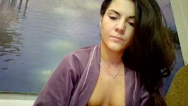Snapshot of AliceTailor chatting on June 9, 10:44 pm AliceTailor online show from June 9, 10:44 pm