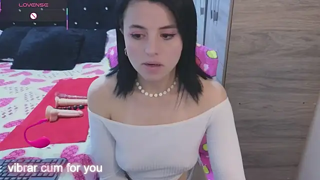 Snapshot of Nahomi_Harper chatting on February 20, 5:15 am Nahomi Harper online show from February 20, 5:15 am