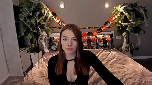 IceDanielles online show from October 26, 1:33 pm