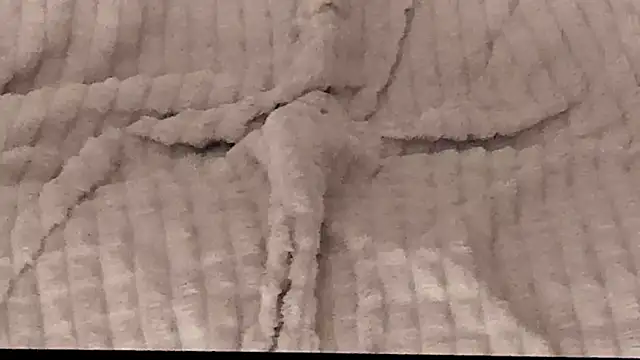 IceDanielles online show from October 5, 6:42 pm