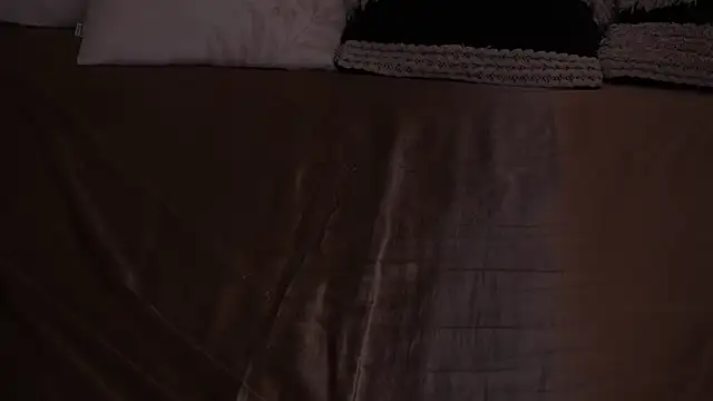 IceDanielles online show from December 16, 1:37 pm