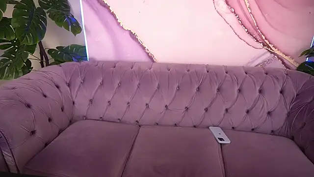 Snapshot of IceDanielles chatting on July 16, 5:37 am IceDanielles online show from July 16, 5:37 am