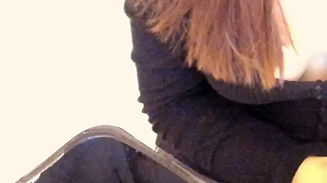 IceDanielles online show from December 20, 1:25 pm