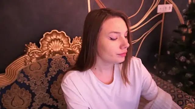 IceDanielles online show from January 9, 1:40 pm