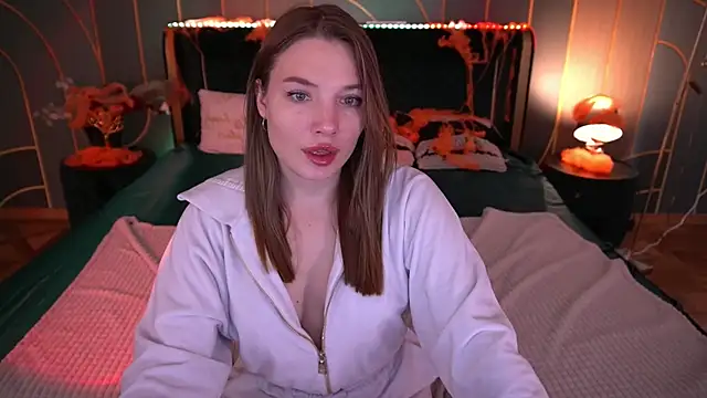 IceDanielles online show from October 25, 12:39 pm