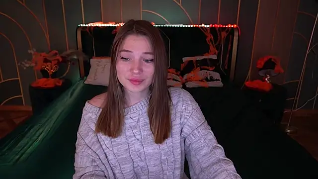 IceDanielles online show from October 28, 1:32 pm