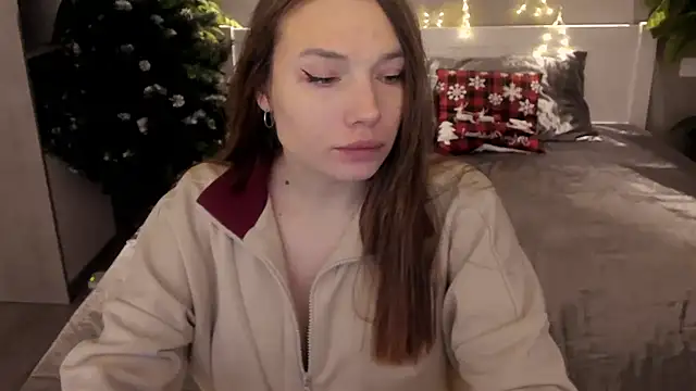 IceDanielles online show from January 17, 1:37 pm