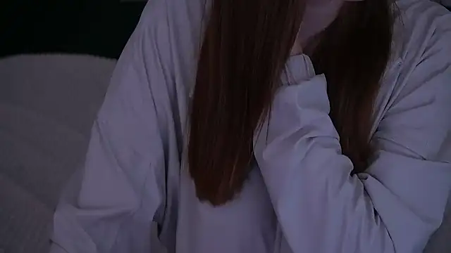 IceDanielles online show from November 14, 1:37 pm