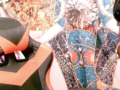 Snapshot of Harl3ysugar4u chatting on February 24, 1:53 pm Harl3ysugar4u online show from February 24, 1:53 pm