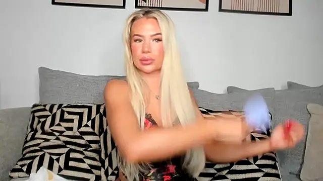 Snapshot of Alexia-Lee chatting on February 21, 10:23 pm Alexia-Lee online show from February 21, 10:23 pm