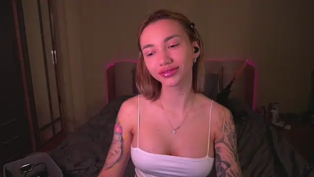 Snapshot of Teo_Rose chatting on February 28, 6:21 am Teo Rose online show from February 28, 6:21 am