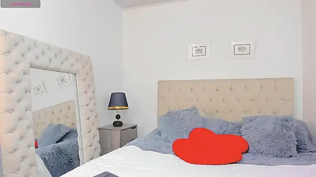 carlaperez  online show from February 19, 3:03 am