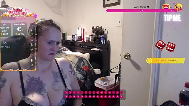 Snapshot of Demonicmiss chatting on June 19, 12:00 pm Demonicmiss online show from June 19, 12:00 pm