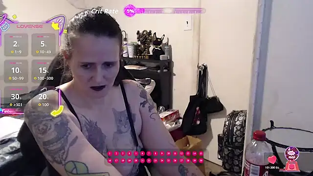 Snapshot of Demonicmiss chatting on May 13, 12:23 pm Demonicmiss online show from May 13, 12:23 pm