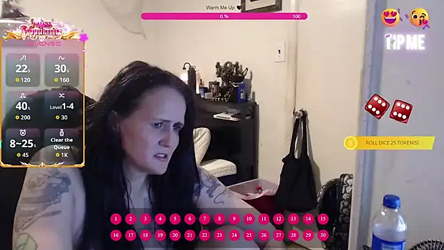 Snapshot of Demonicmiss chatting on June 14, 12:06 pm Demonicmiss online show from June 14, 12:06 pm