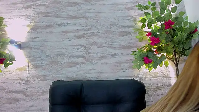 Snapshot of Celeste_Mcs_ chatting on October 25, 3:38 am Celeste Mcs online show from October 25, 3:38 am