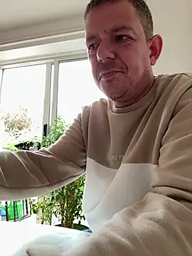 Snapshot of wright87 chatting on April 10, 4:14 pm wright87 online show from April 10, 4:14 pm