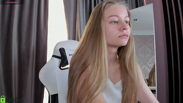 Snapshot of Polumna_cute chatting on September 14, 10:04 am Polumna cute online show from September 14, 10:04 am