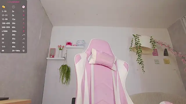 Snapshot of Bella-Franco chatting on March 3, 9:26 pm Bella-Franco online show from March 3, 9:26 pm