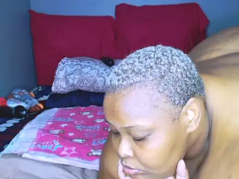 fatafricanqueen online show from February 12, 12:10 am