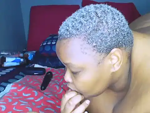 fatafricanqueen online show from February 15, 8:08 pm