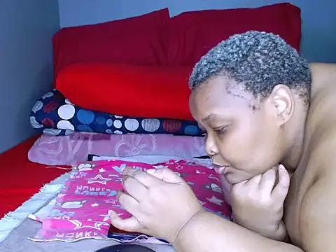 fatafricanqueen online show from April 16, 7:25 pm