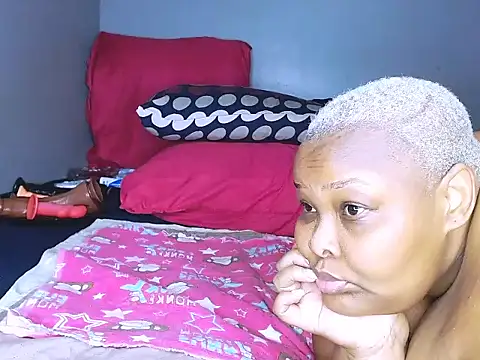 fatafricanqueen online show from January 8, 6:30 am